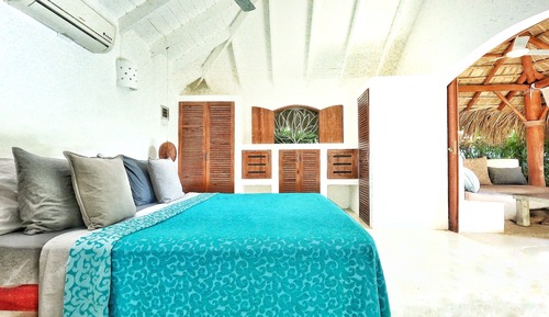 Romantic Room, 1 King Bed, Garden View