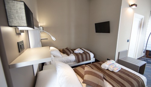 Deluxe Apartment