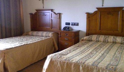 Economy Triple Room