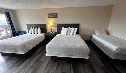 Double Queen Studio with Twin Bed, Kitchenette