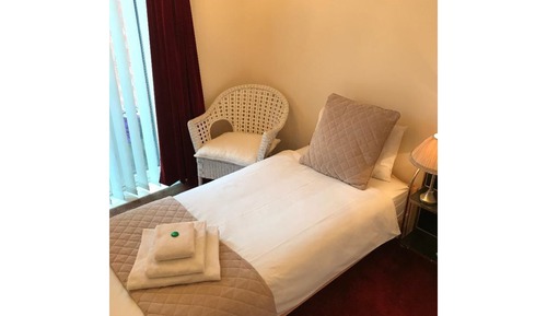 Comfort Single Room, Private Bathroom, Garden View