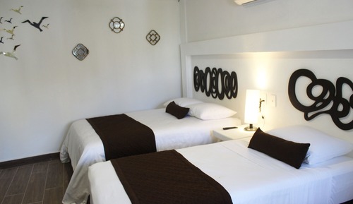 Deluxe Room, Multiple Beds, Non Smoking