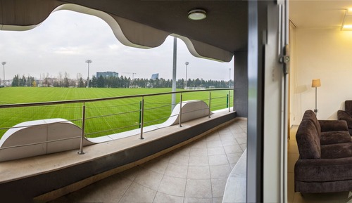 Comfort Suite, Balcony (City and Mountain View)
