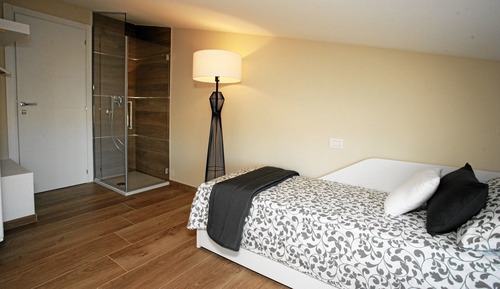 Single Room (Perla)