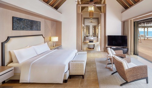 King Grand Reef villa with Pool