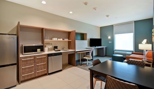 Suite, 1 King Bed, Accessible, Bathtub (Mobility & Hearing)