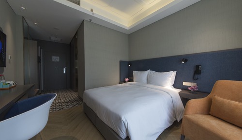 Suite, Multiple Beds, Accessible (Courtyard Access)