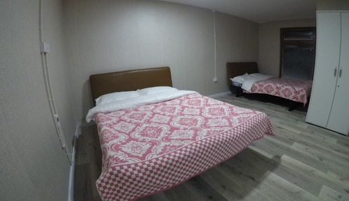 1 Bed in Shared Room