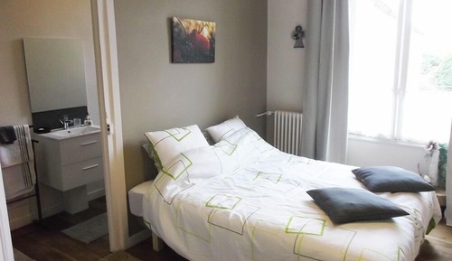 Double Room (Coquelicot)