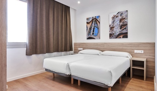 Comfort Apartment, Multiple Beds, Non Smoking, City View (2-4 PAX BALCON)