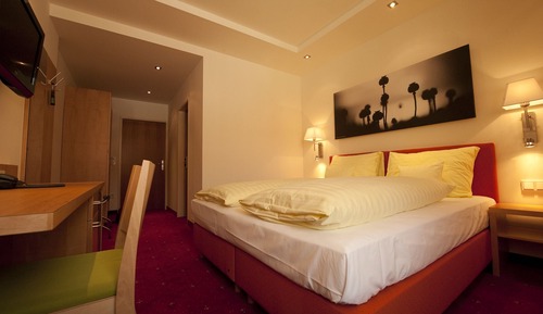 Standard Twin Room, 1 King Bed