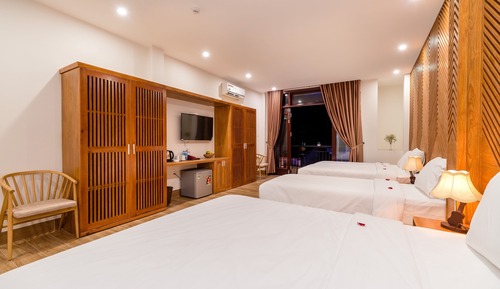 Family Suite, Balcony, City View