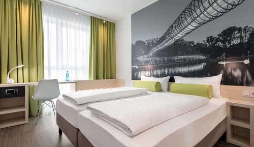 Standard Double Room (Adjoining)