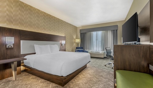 Standard Room, 1 King Bed, Non Smoking, Refrigerator & Microwave