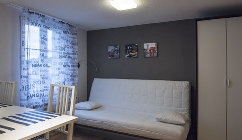 City Apartment, 2 Bedrooms, Courtyard View