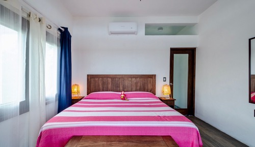 Double Room, 1 King Bed, Partial Ocean View