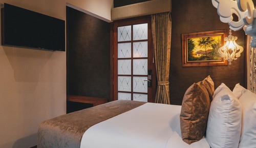 Deluxe Room, 1 Queen Bed, Non Smoking