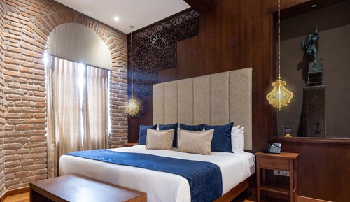 Luxury Room, 1 King Bed, City View