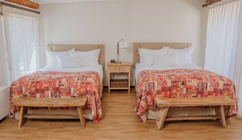 Deluxe Double Room, 2 Queen Beds, Patio, Mountainside