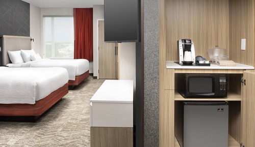 Suite, 2 Queen Beds (Mobility Accessible, Tub)