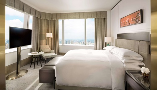 King Deluxe Suite