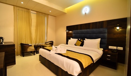 Deluxe Room, 1 Queen Bed, Non Smoking