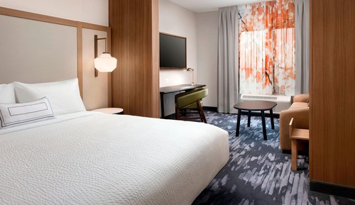 Suite, 1 King Bed with Sofa bed (Mobility/Hearing Access, Roll-In Shwr)