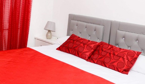 House, 1 Queen Bed, Smoking