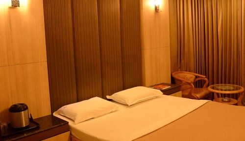 Deluxe Room, Non Smoking (Non A/c)