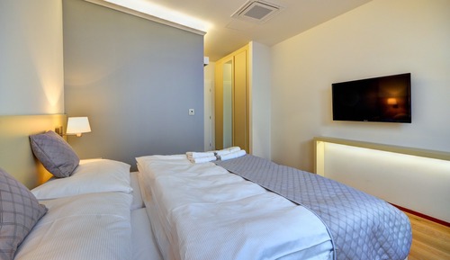 Classic Room, 1 Queen Bed (Extra bed 1 guest)