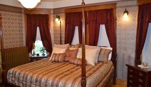 New Orleans Room