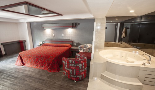 Deluxe Room, 1 King Bed, Non Smoking
