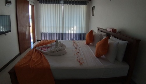 Deluxe Double Room Single Use, 1 King Bed, Non Smoking, Ocean View