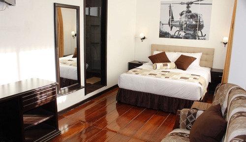 Deluxe Room, 1 Queen Bed, Mountain View