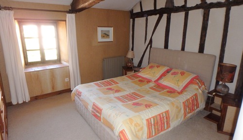 Double Room (Bureau)