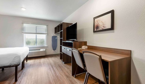 Deluxe Studio, 1 King Bed with Sofa bed, Non Smoking, Refrigerator & Microwave