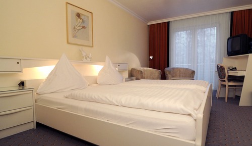 Double Room, Private Bathroom (Balcony)