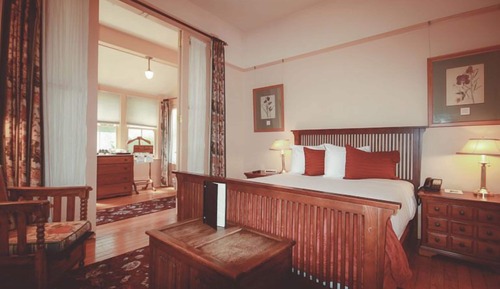 Room, 1 Queen Bed, Non Smoking (Heritage House 1) No Pets