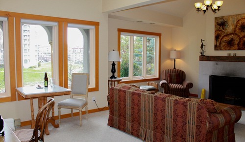 Deluxe Suite, 1 Queen Bed with Sofa bed, Non Smoking (Garden)