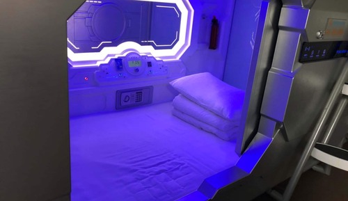 Double Room, No Windows