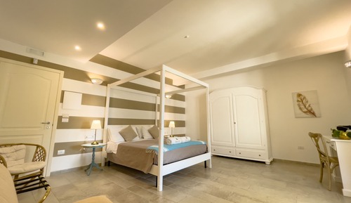Luxury Suite, 1 King Bed with Sofa bed, Hot Tub, Ground Floor