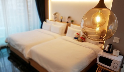 Bonnita, Family Room