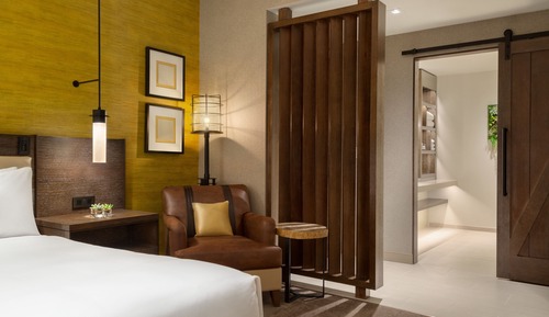 Room, 1 King Bed, Accessible (Hearing)