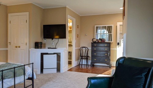 Premium Room, 1 Queen Bed, Non Smoking, Fireplace