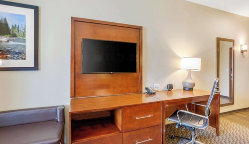 Suite, 1 King Bed with Sofa bed, Non Smoking