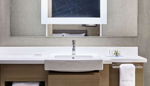 Suite, 1 King Bed (Mobility Accessible, Tub)