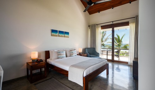 Superior Room, 1 King Bed, Sea View, Oceanfront