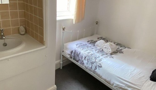 Single Room, Shared Bathroom (Room 2)