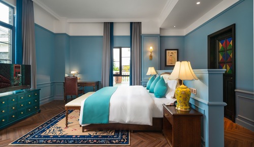 Premium Room, 1 King Bed with Sofa bed, Courtyard View