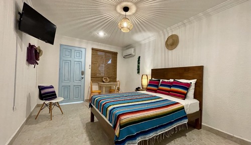 Superior Room, 1 King Bed, Pool View